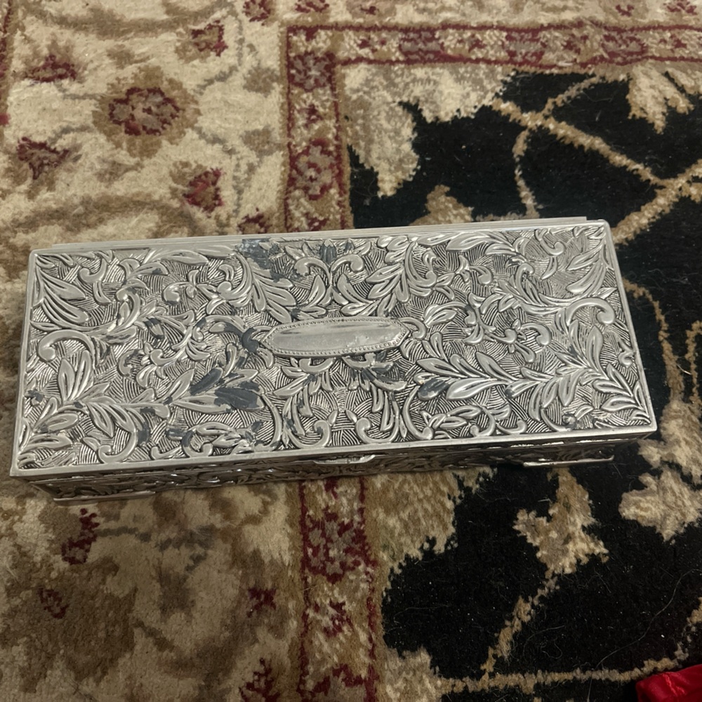 Silver Glasses with Sleek Design and Functional Style